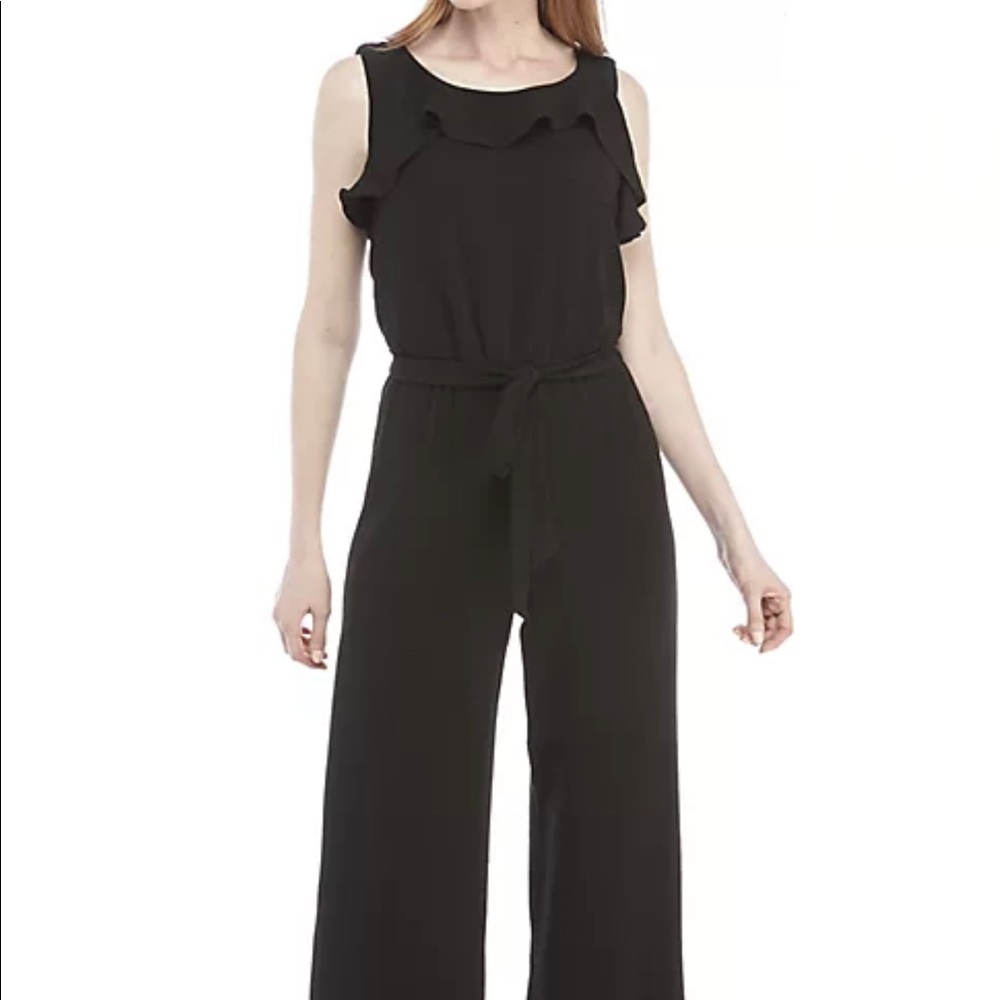 SALE🎉 Luxology Black sleeveless jumper